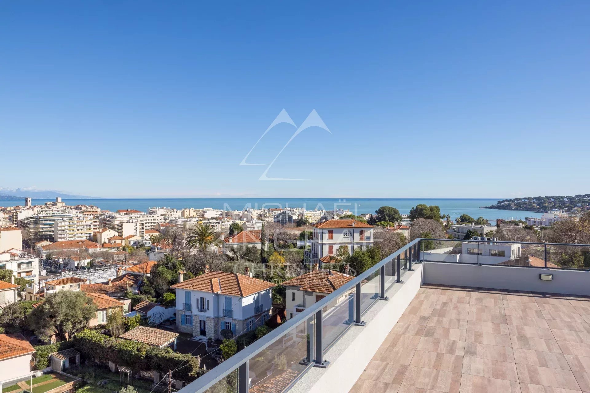 Außergewöhnliches Penthouse im Herzen von Antibes – 360° Panoramablick
