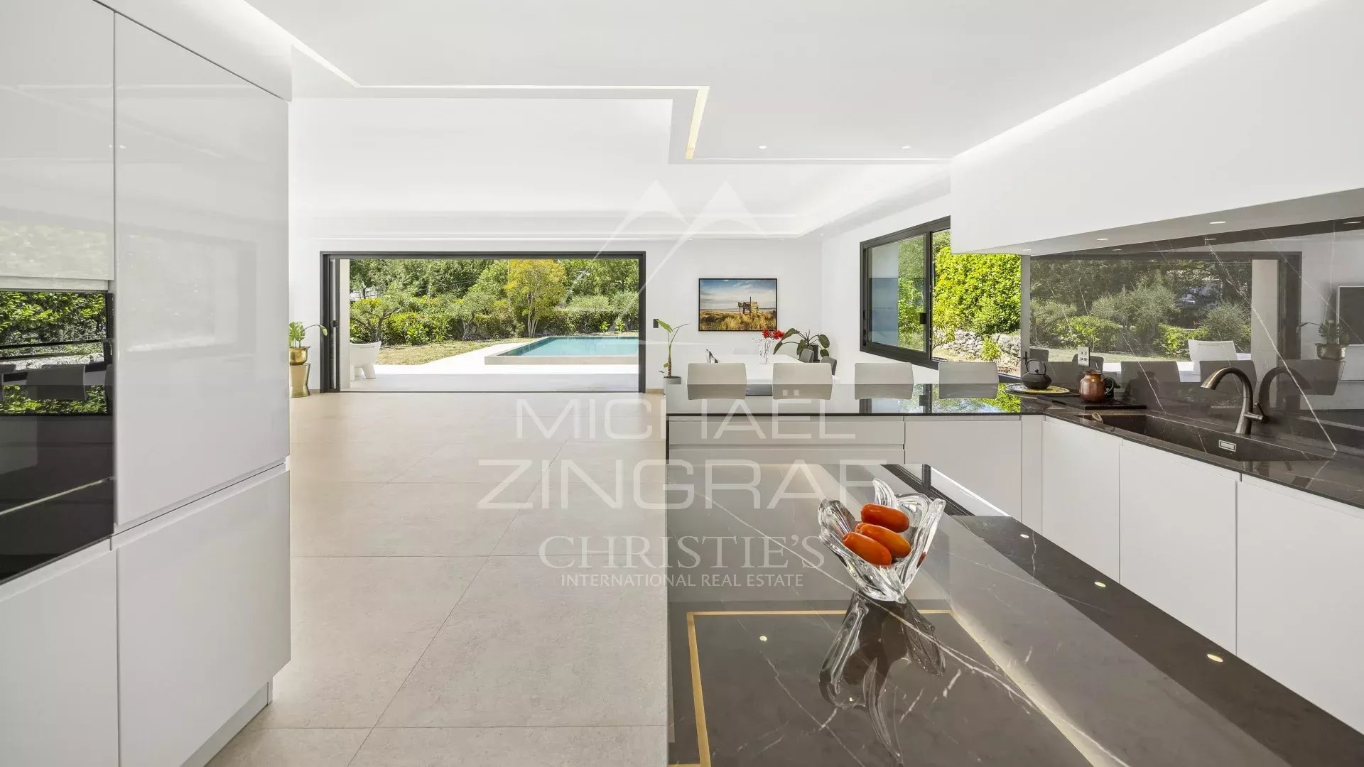 Valbonne - Elegant contemporary villa