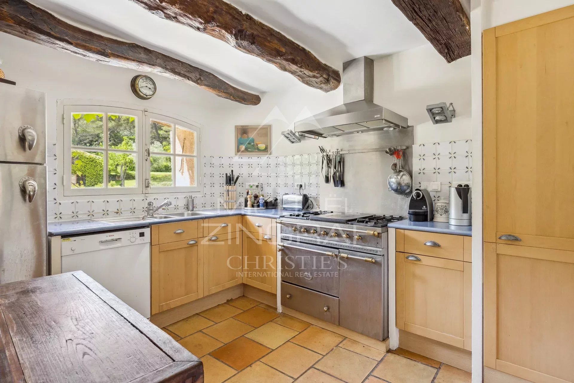 Propriété d’exception – Vue panoramique & âme authentique en pleine nature