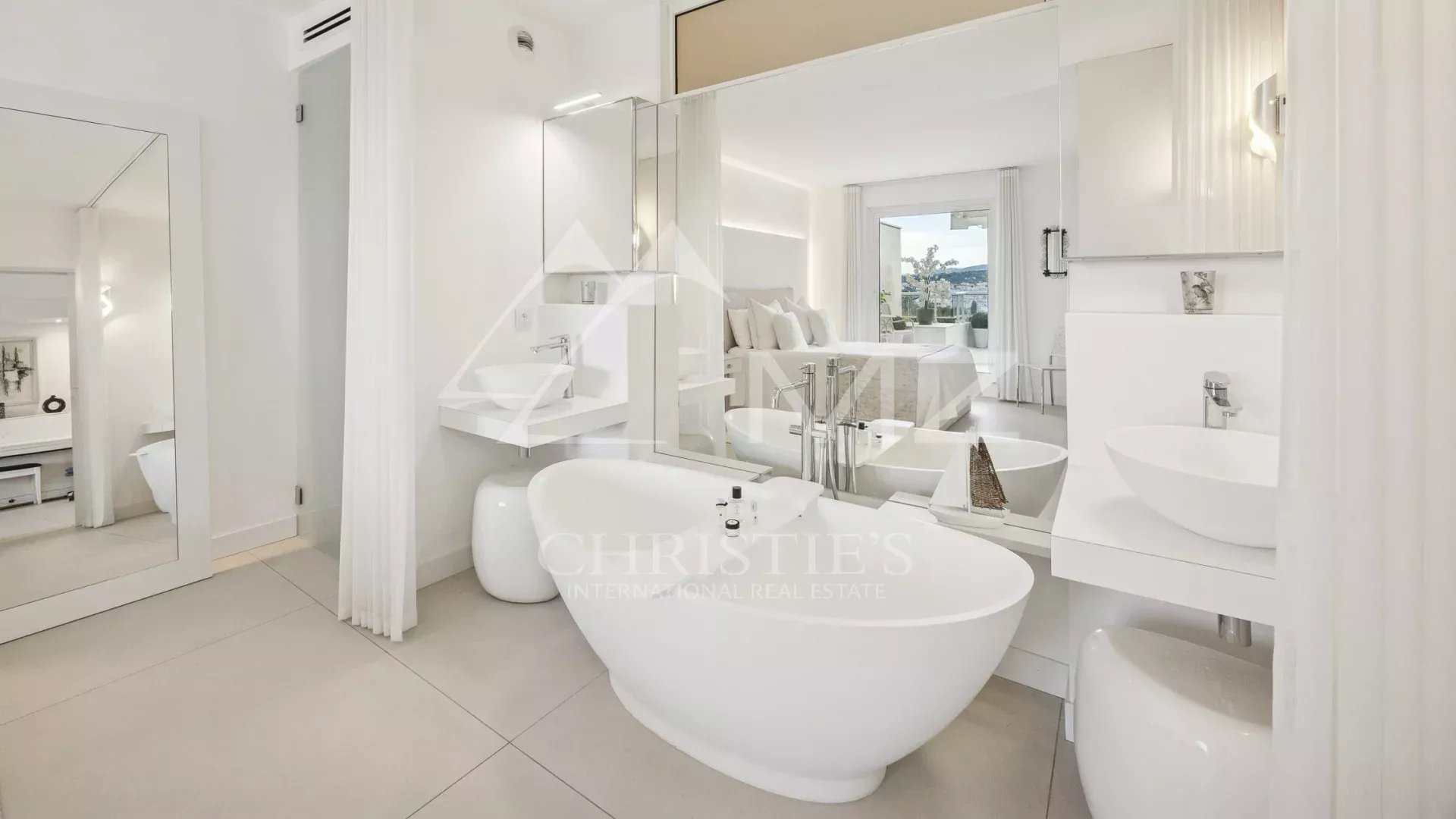 Hervorragende, moderne 3-Zimmer-Wohnung in der Nähe des Stadtzentrums