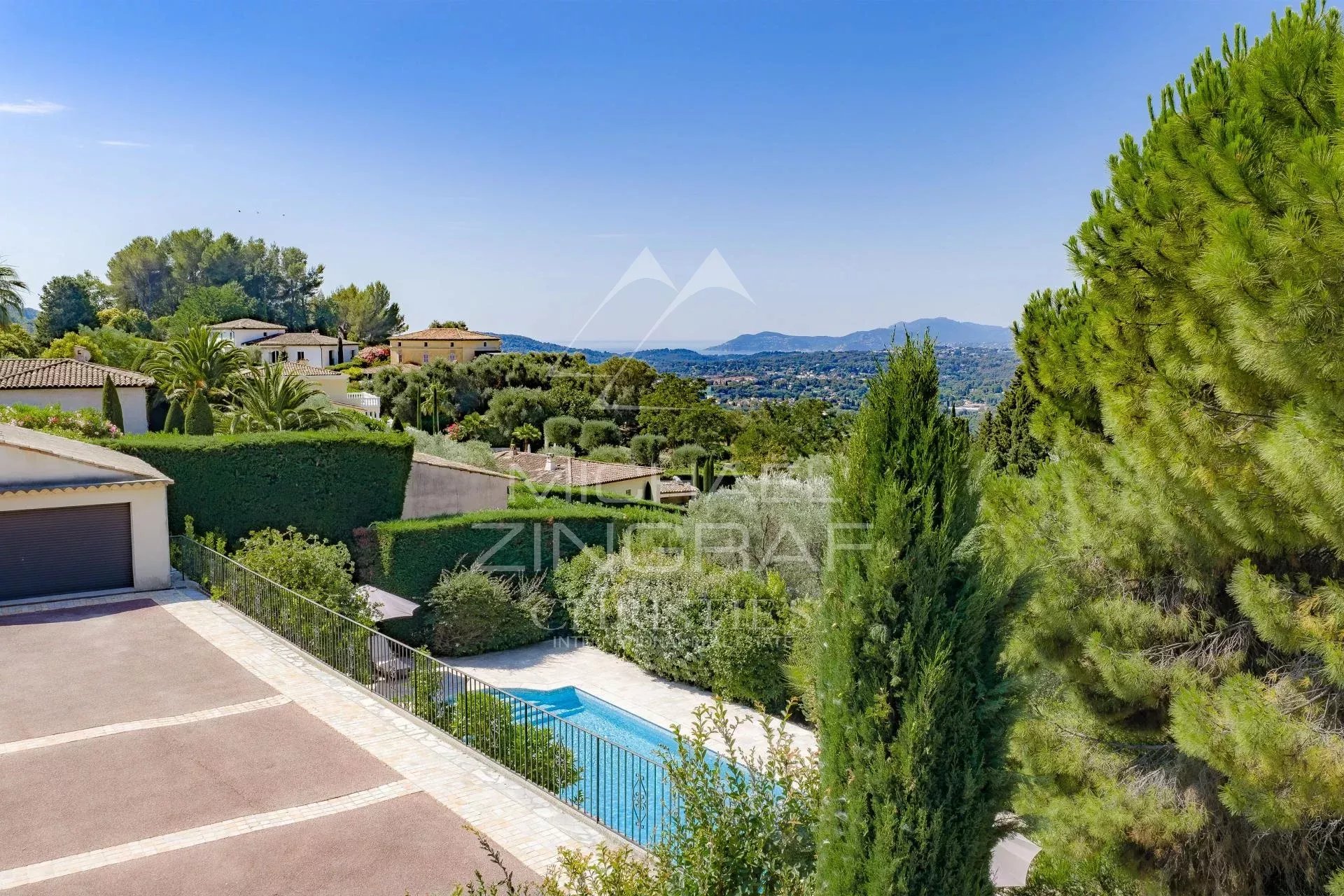 Plascassier – Provençal villa with sea views