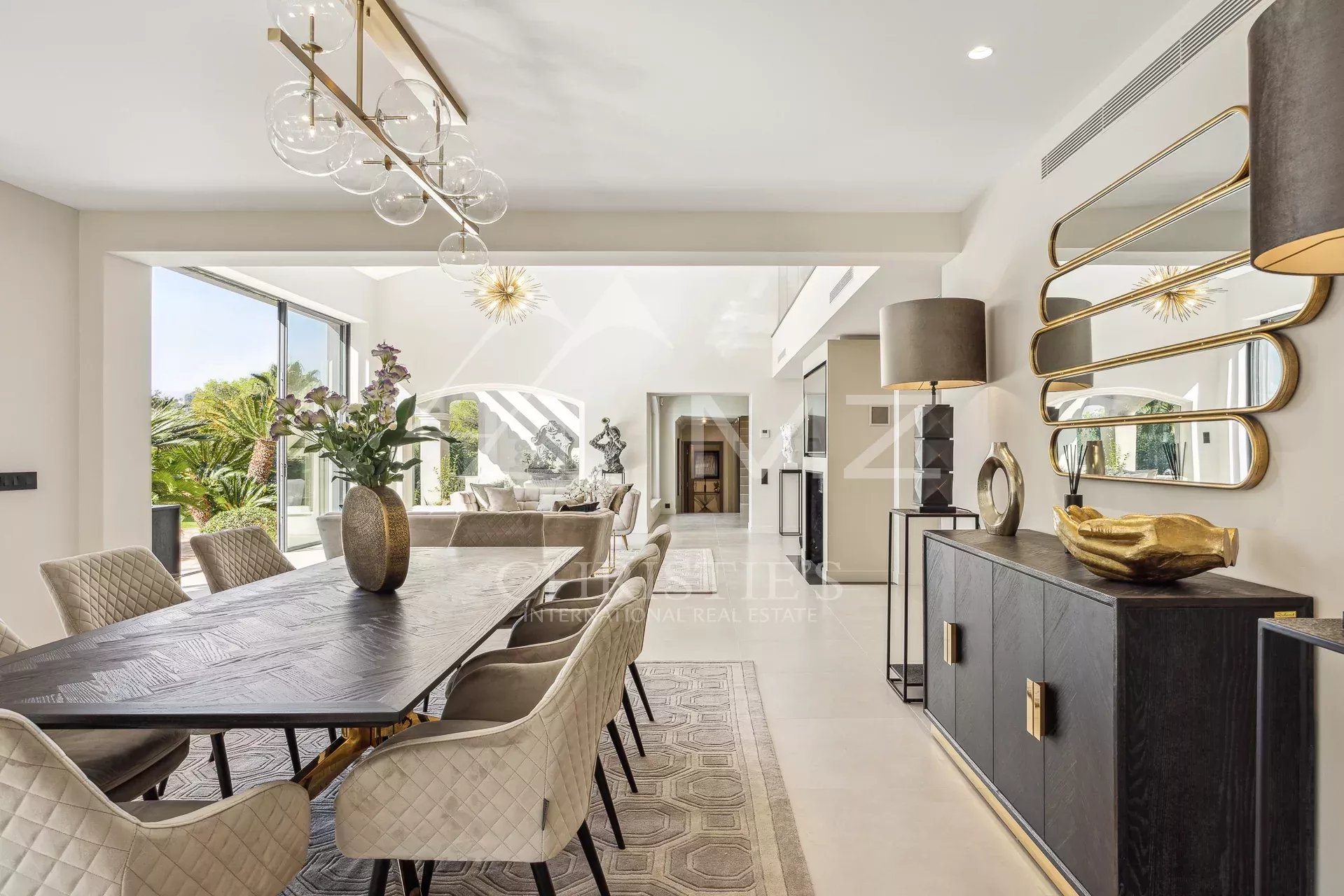 Superbe villa rénovée dans un écrin de verdure