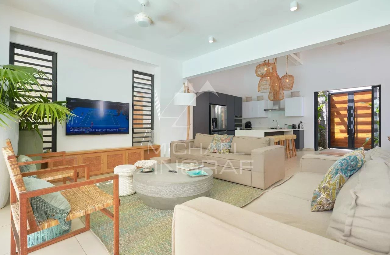 Villa avec piscine dans une résidence sécurisée à Péreybère