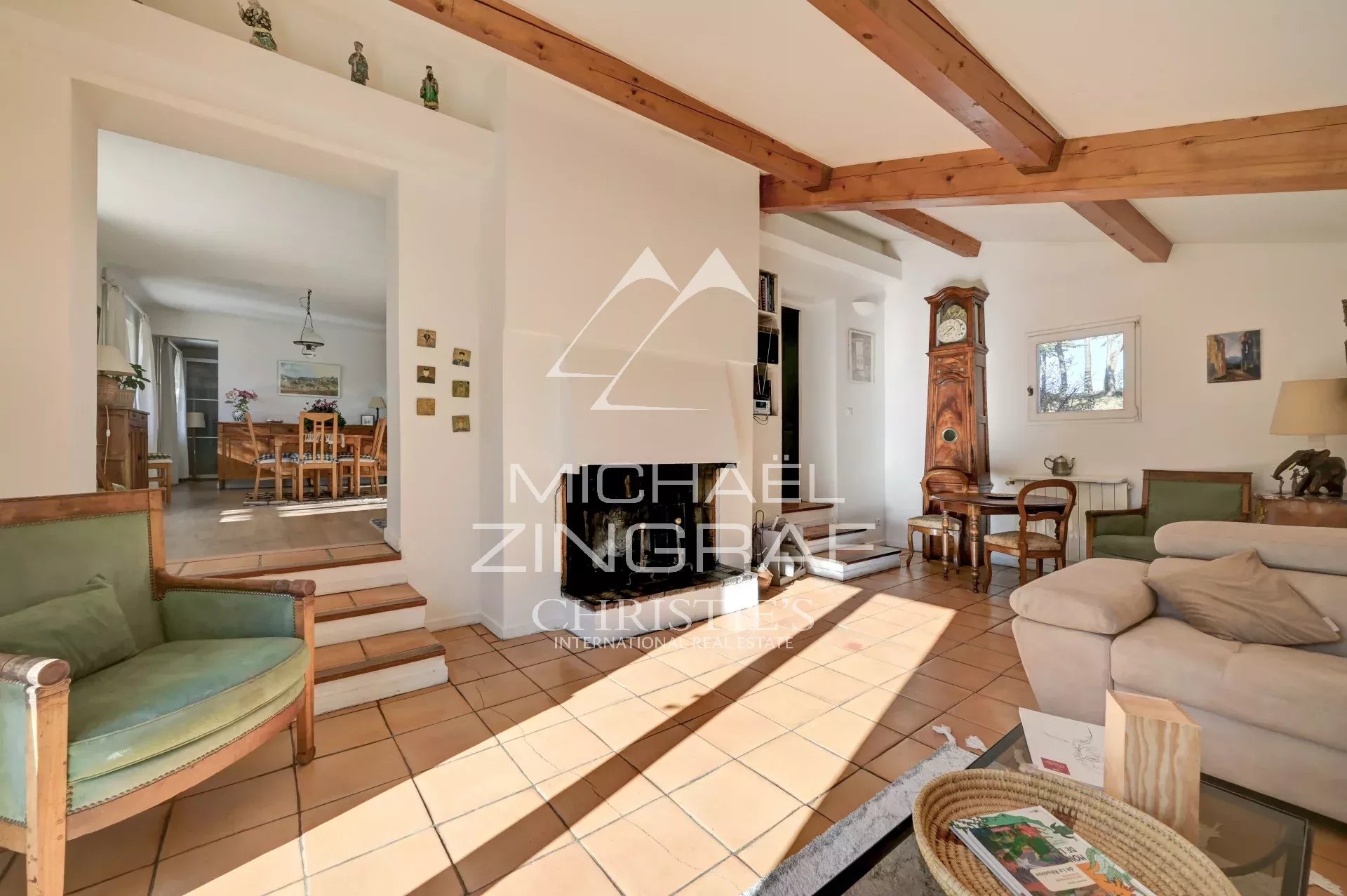 House in an exceptional setting 20 km from Aix-en-Provence